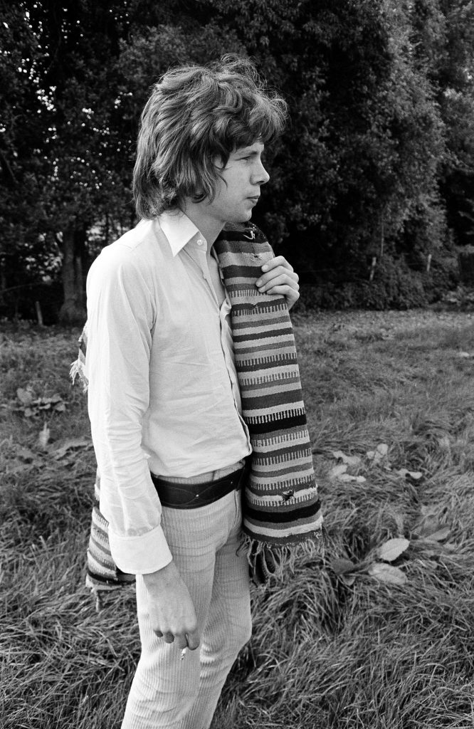 2.Nick-Drake-stand-with-blanket-666x1024