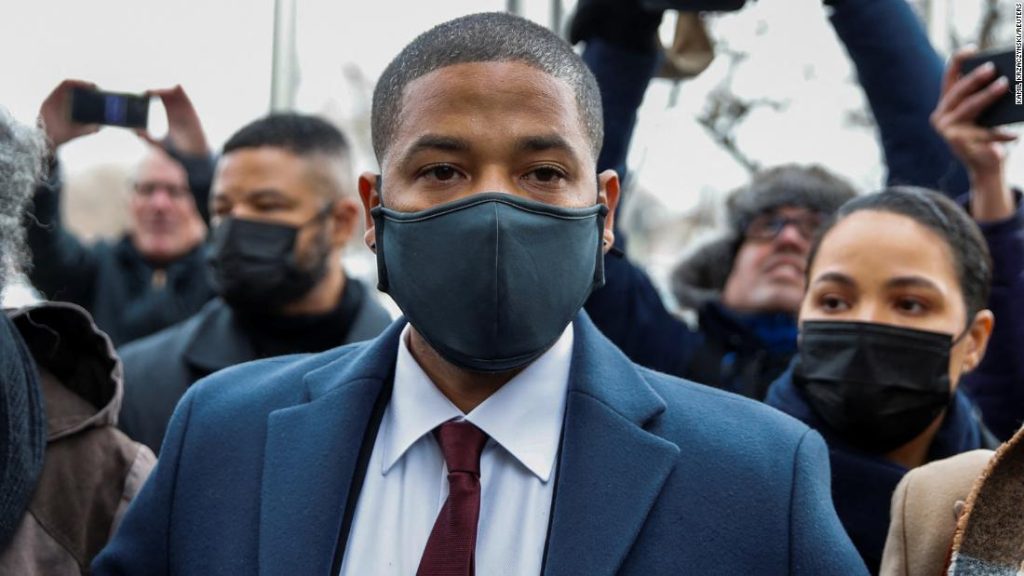 Jussie Smollett sentenciada por mentirle a la policía en un engaño de crimen de odio