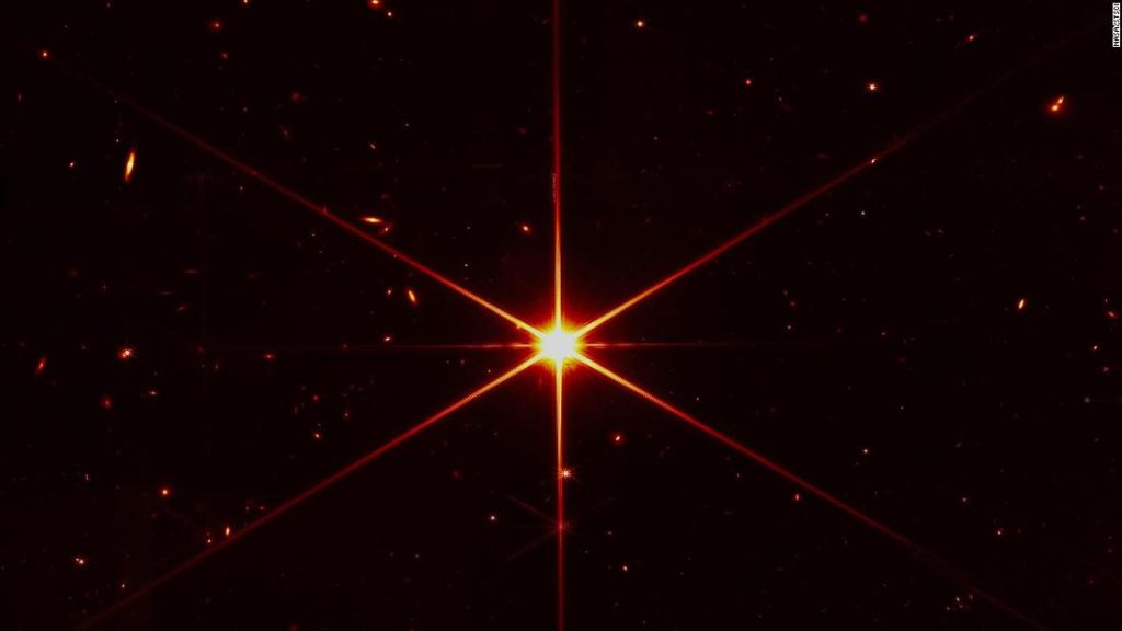 El telescopio Webb comparte una nueva imagen después de alcanzar un hito óptico