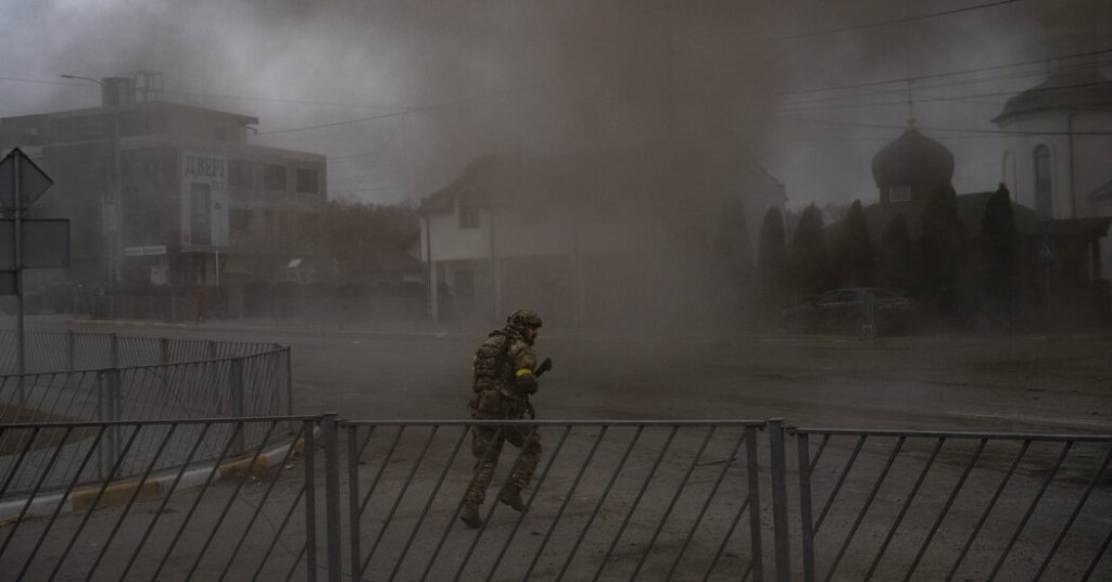 Al menos 4 civiles muertos en bombardeos rusos cerca de Kiev