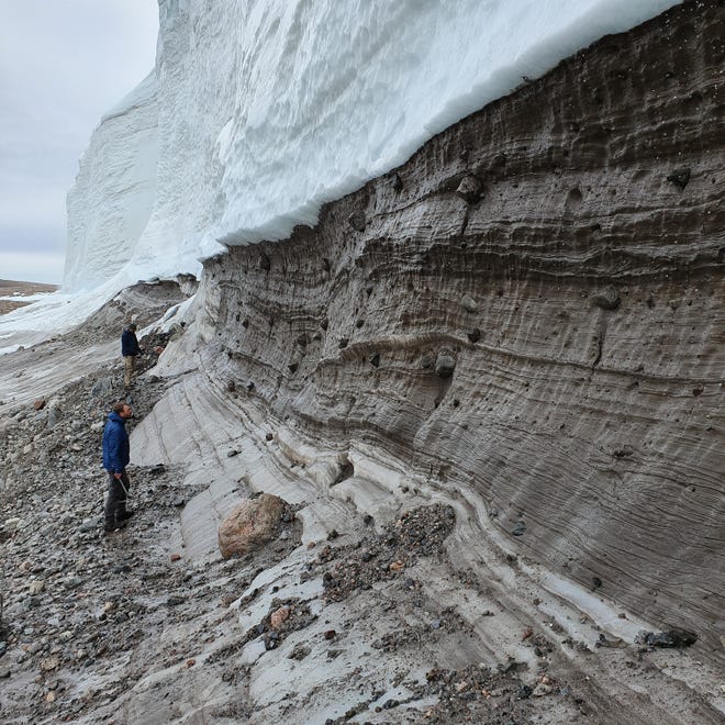 Una imagen del trabajo de campo en el borde de la capa de hielo de Groenlandia en 2019.