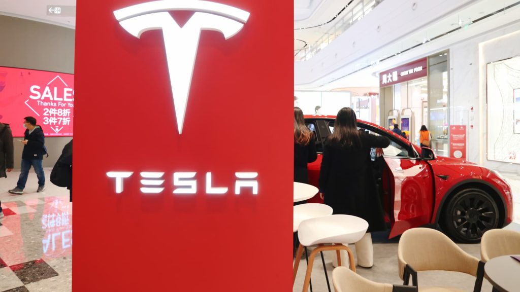 Tesla vuelve a subir el precio del Model Y chino - más de $2000