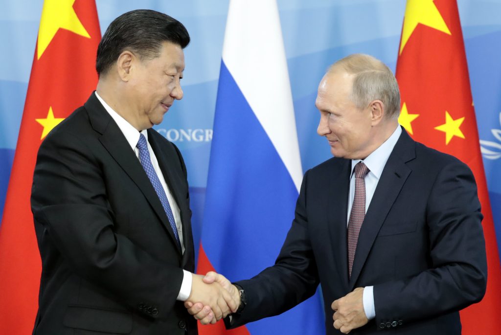 ¿Hasta qué punto China puede, y lo hará, ayudar a Rusia en un momento en que su economía se está derrumbando?