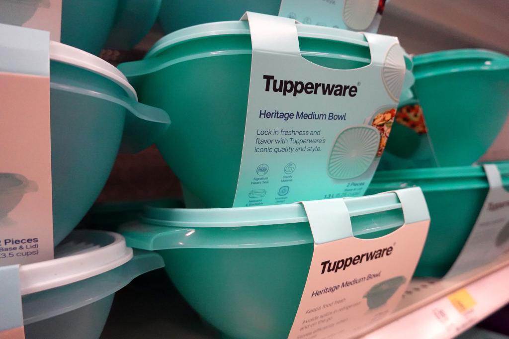 Tupperware advierte que podría cerrar por problemas de liquidez