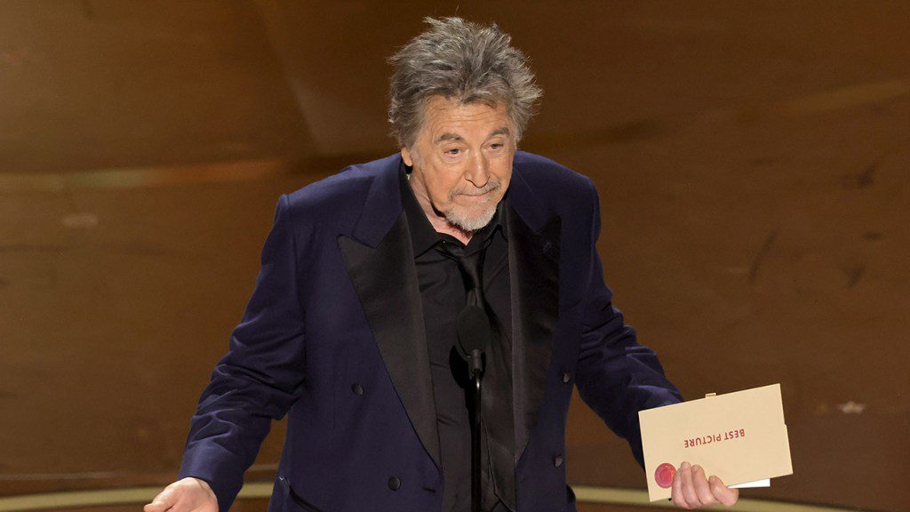 Al Pacino habla en el escenario durante la 96a Entrega Anual de los Premios de la Academia en el Dolby Theatre el 10 de marzo de 2024 en Hollywood, California.