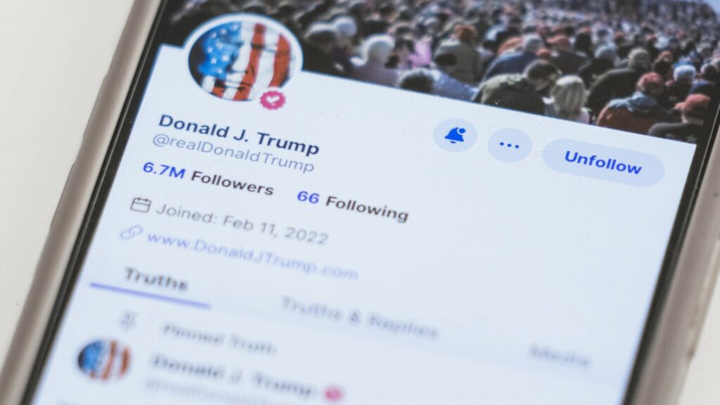 Trump Truth Social comienza a cotizar en el Nasdaq el martes
