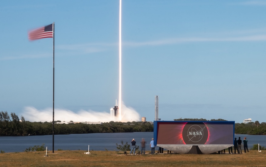 SpaceX lanza un cohete Falcon 9 en una misión Starlink desde el Centro Espacial Kennedy - Spaceflight Now