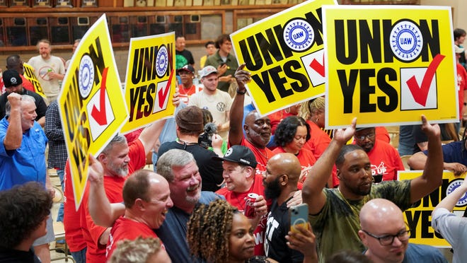 Los trabajadores de Tennessee votan para unirse al UAW