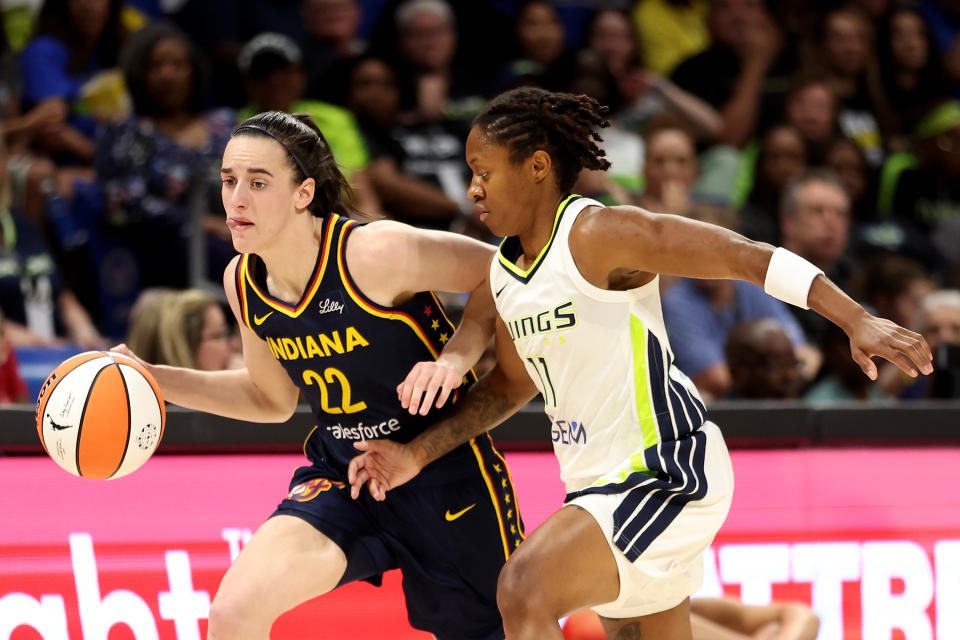 Caitlin Clark se incendió desde la yarda 3 en su debut en la pretemporada de la WNBA.  (Gregory Shamos/Getty Images)
