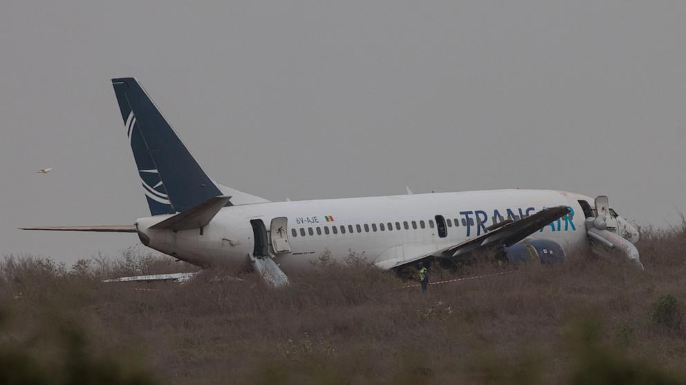El número 4 resultó gravemente herido cuando el Boeing 737 de Transair se salió de la pista durante el despegue en Senegal