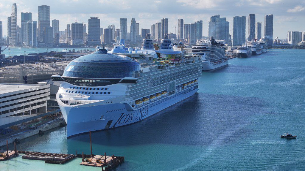 El Icon of the Seas de Royal Caribbean, descrito como el crucero más grande del mundo.