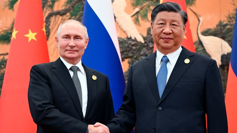 Vladimir Putin llega a China para una visita de Estado mientras las fuerzas rusas avanzan hacia Ucrania