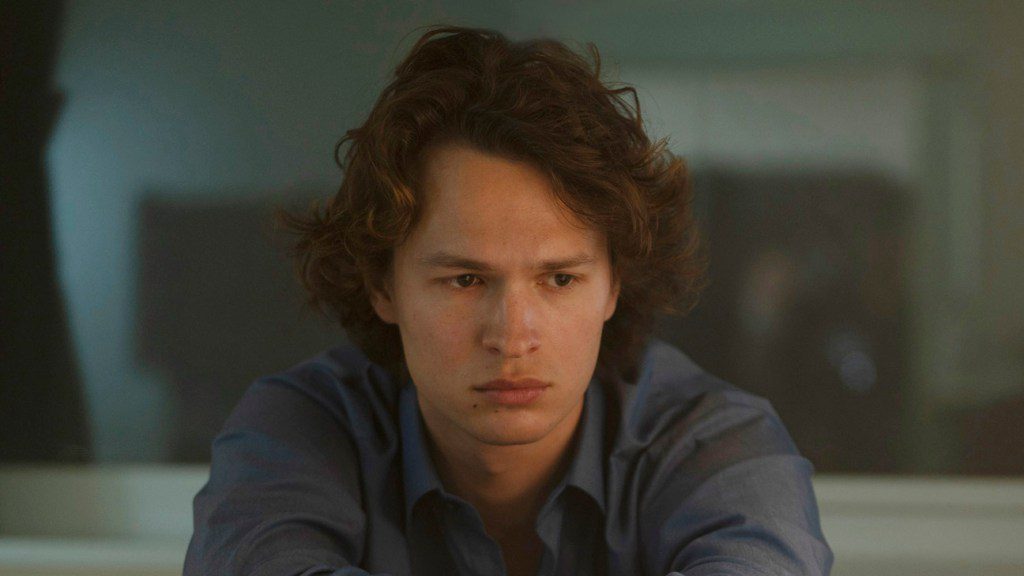 Ansel Elgort en una película 