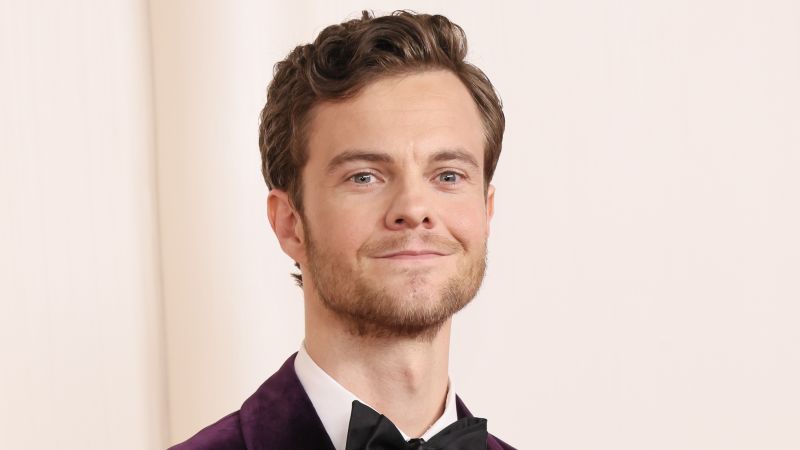 El actor Jack Quaid dice estar de acuerdo con quienes lo llaman el ‘Niño Nebo’