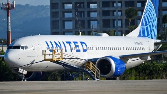 La rueda de un avión Boeing de United Airlines se cae momentos después del despegue del aeropuerto de Los Ángeles (Reuters/Miguel J. Rodriguez Carrillo/Foto de archivo - Imagen representativa)(Reuters)