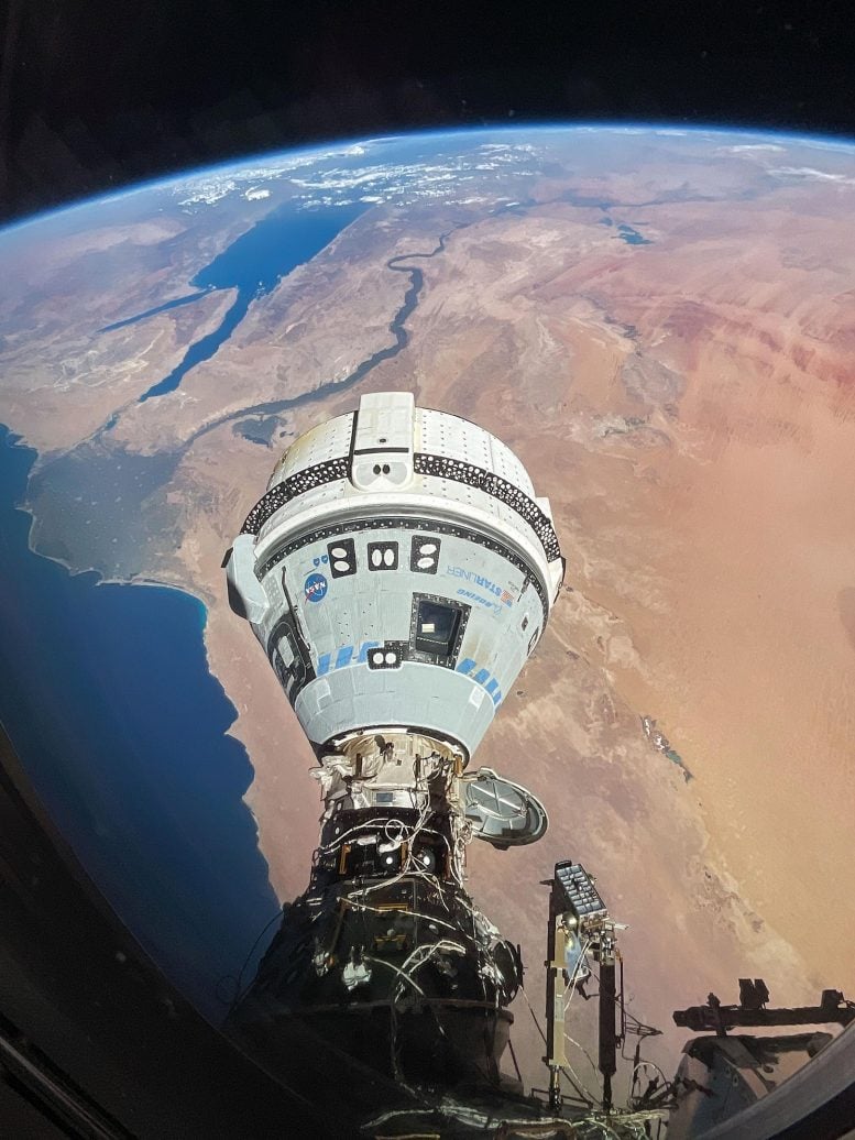 La nave espacial Boeing Starliner se acopla a la Estación Espacial Internacional