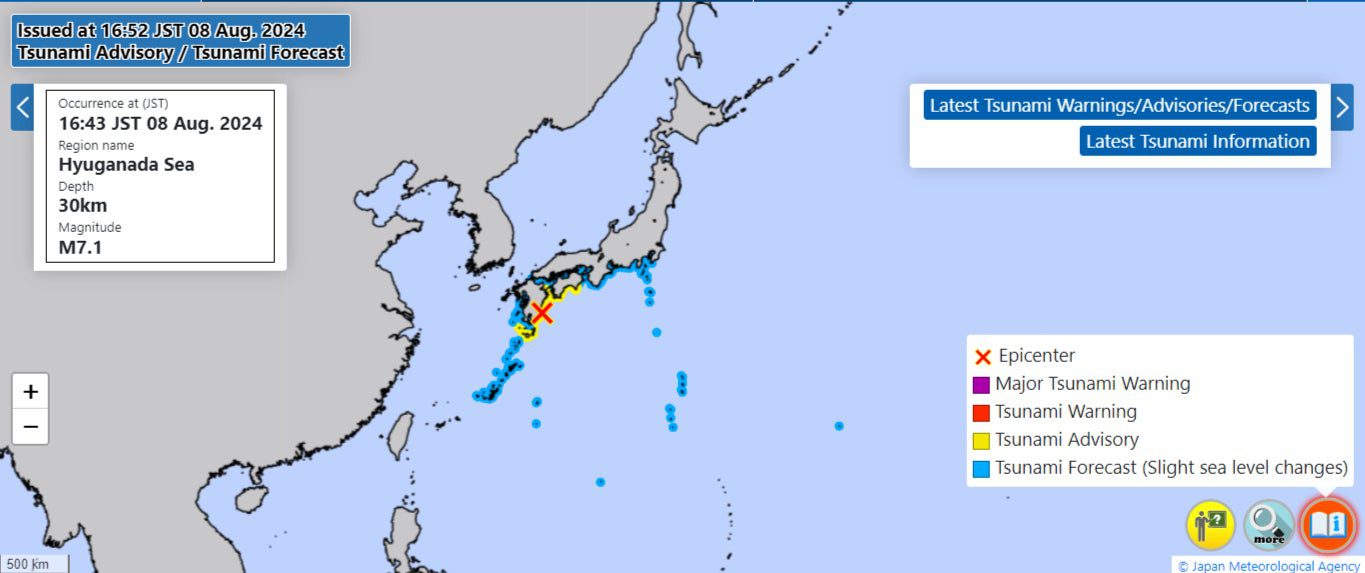 El mapa muestra áreas bajo alerta de tsunami, así como el epicentro marcado con una X.